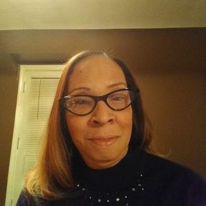 Meet your Posher, Deborah